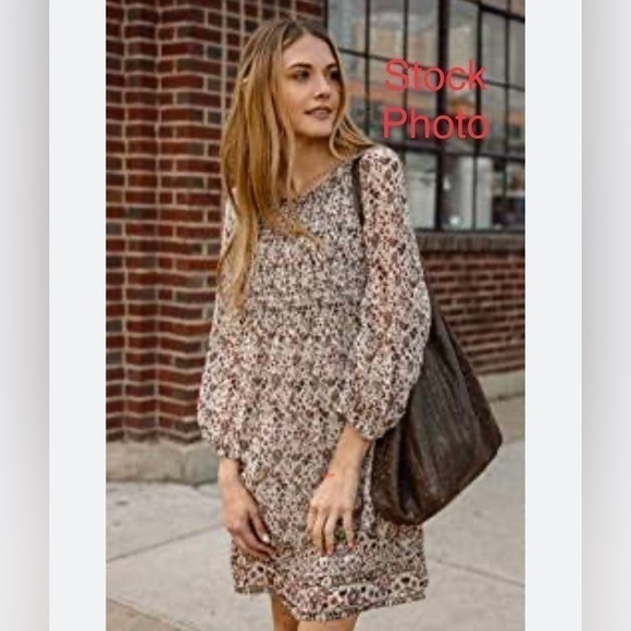 Velvet by Graham & Spencer Women's Ariana Printed Smocked Dress in Medium - Picture 2 of 8